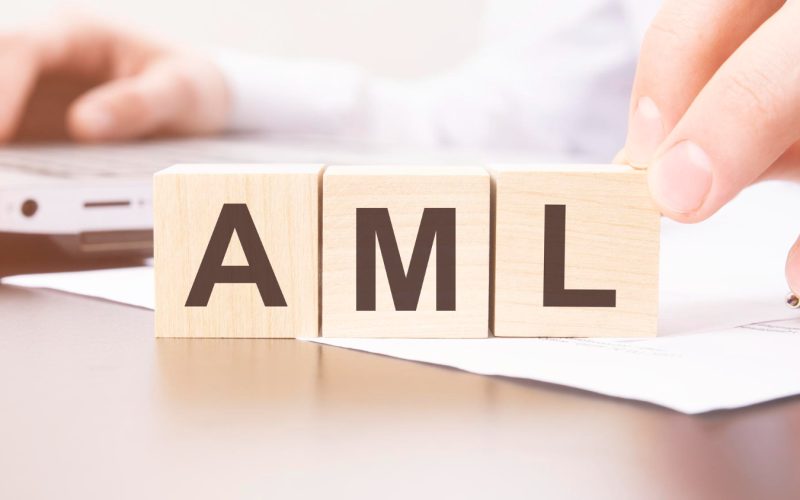 Listy PEP jako element systemów AML – dostawcy i modele integracji